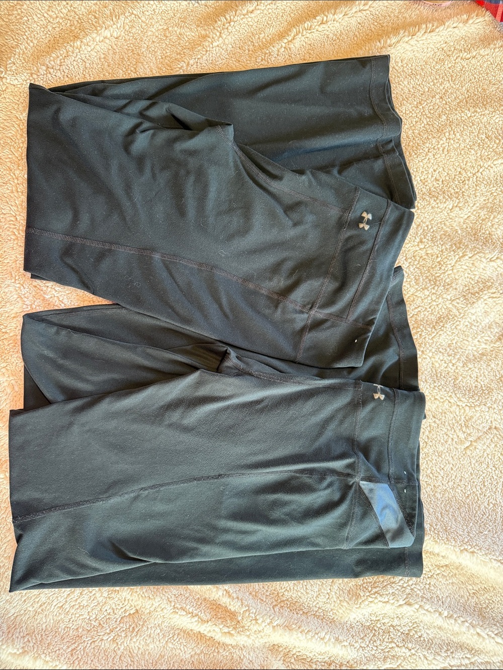 Under Armour Woman’s black yoga Performance Athletic Pants